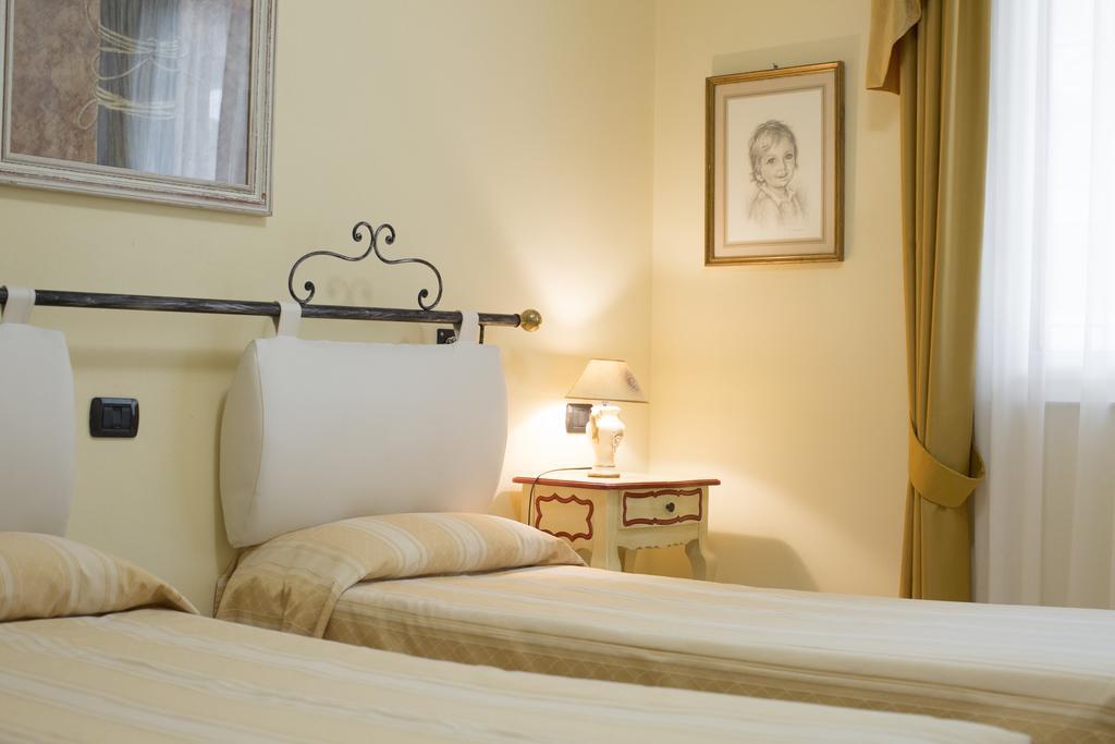 Relais Du Lac Desenzano del Garda Buitenkant foto