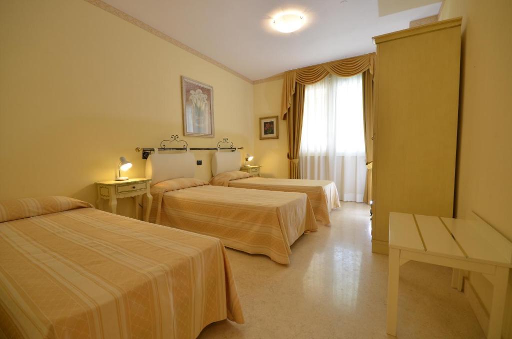 Relais Du Lac Desenzano del Garda Kamer foto