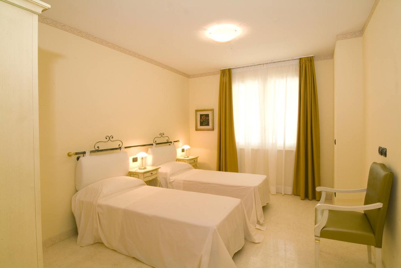 Relais Du Lac Desenzano del Garda Buitenkant foto