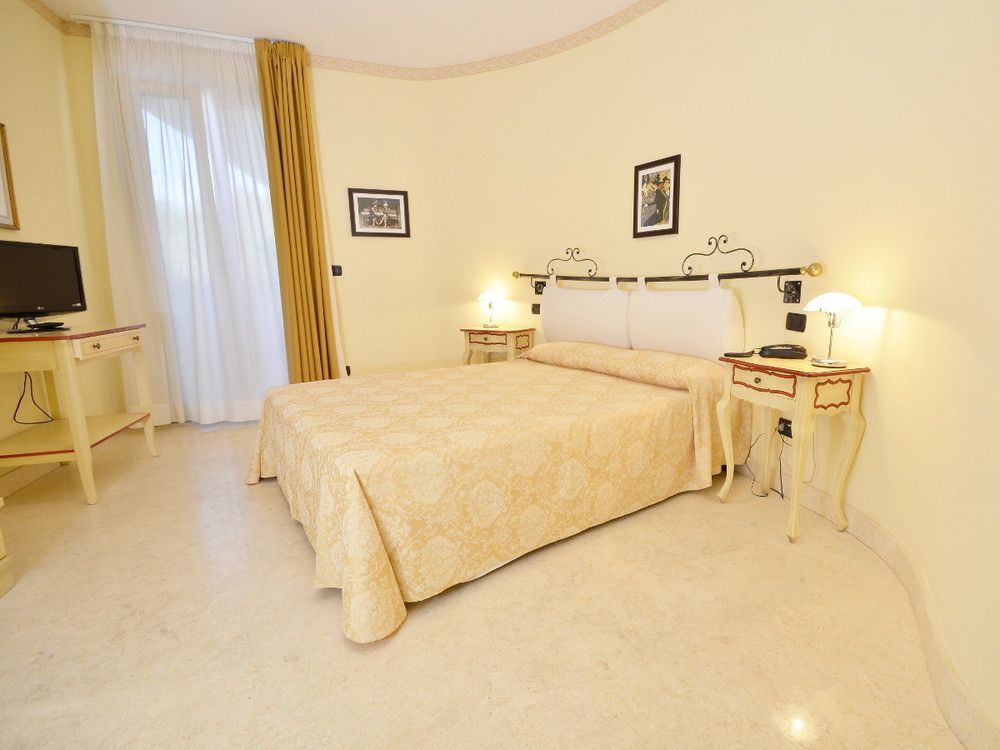 Relais Du Lac Desenzano del Garda Buitenkant foto