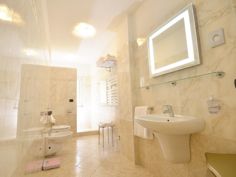 Relais Du Lac Desenzano del Garda Buitenkant foto